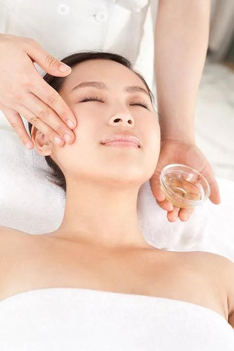 顽固黑头怎么去除简单方法,去黑头小妙招让肌肤细腻无比