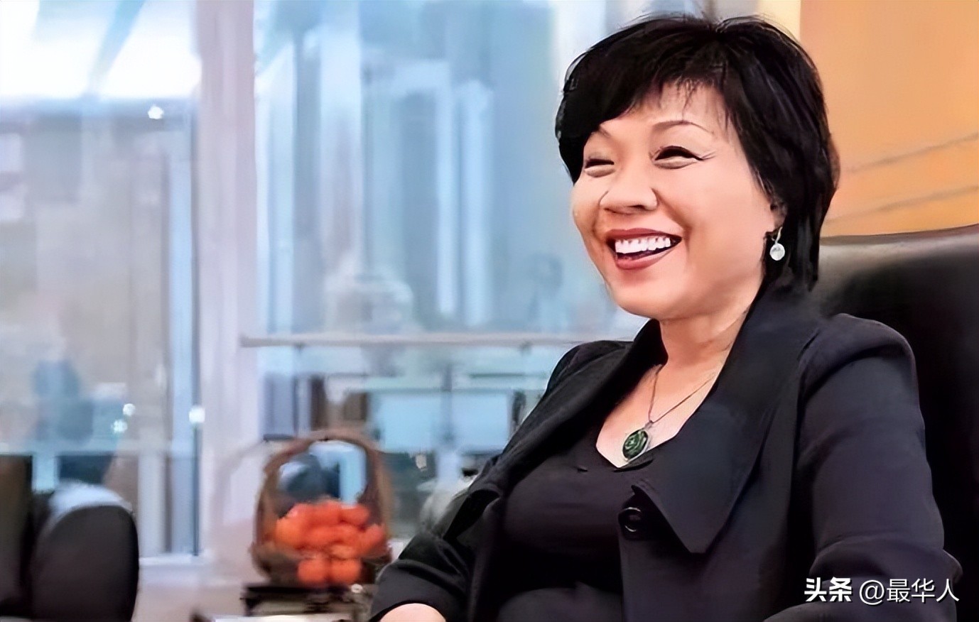 赌王家族十大女富豪,从贫家女逆袭传奇巨星经历了什么