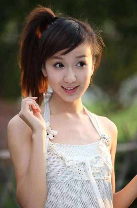 盘点有哪些明星在舞台上露过腹肌,假腹肌假翘臀