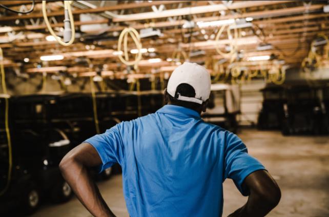 装柜师傅装柜子多少钱,安装柜子的师傅有多重要