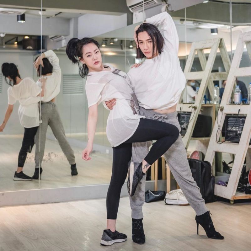 小S卷入汪小菲骂战三天终于发声了，回复网友留言曝真实心声