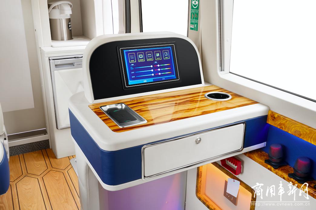 宇通t7商务版c本新款,宇通t7高光时刻