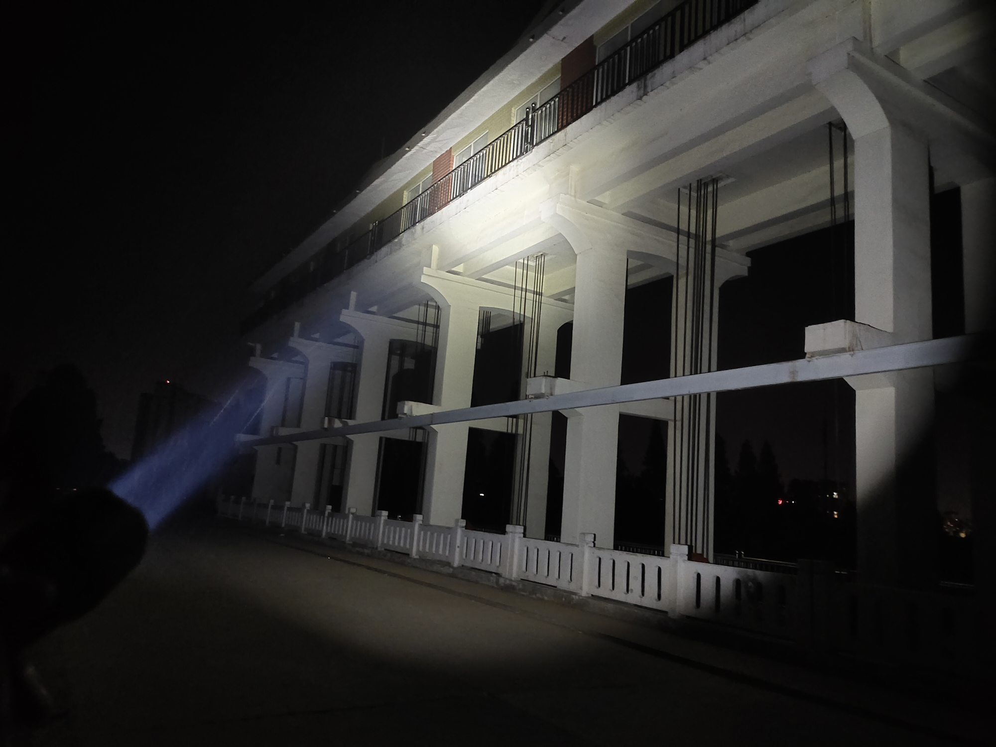 菲尼克斯tk75-2018手电评测,fenix菲尼克斯tk16v2.0战术手电筒