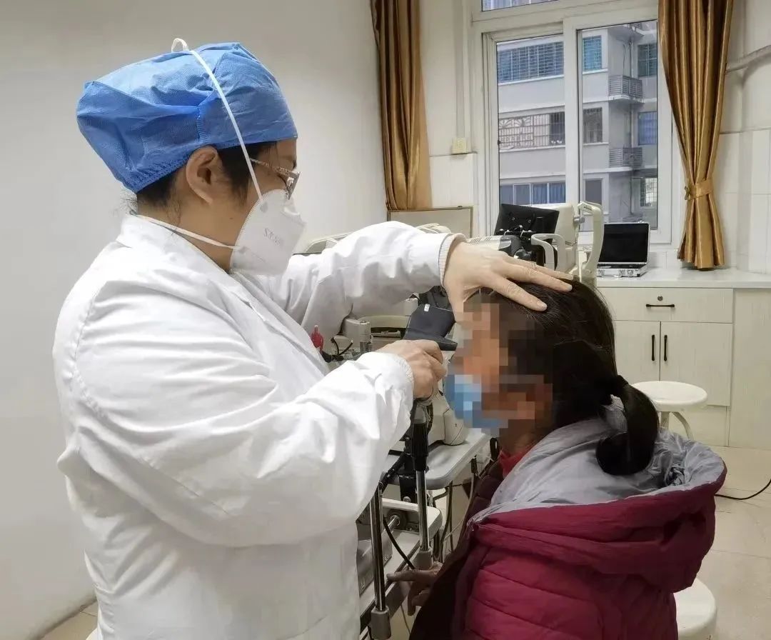 阳后视力下降补救方法,阳后视力模糊的原因