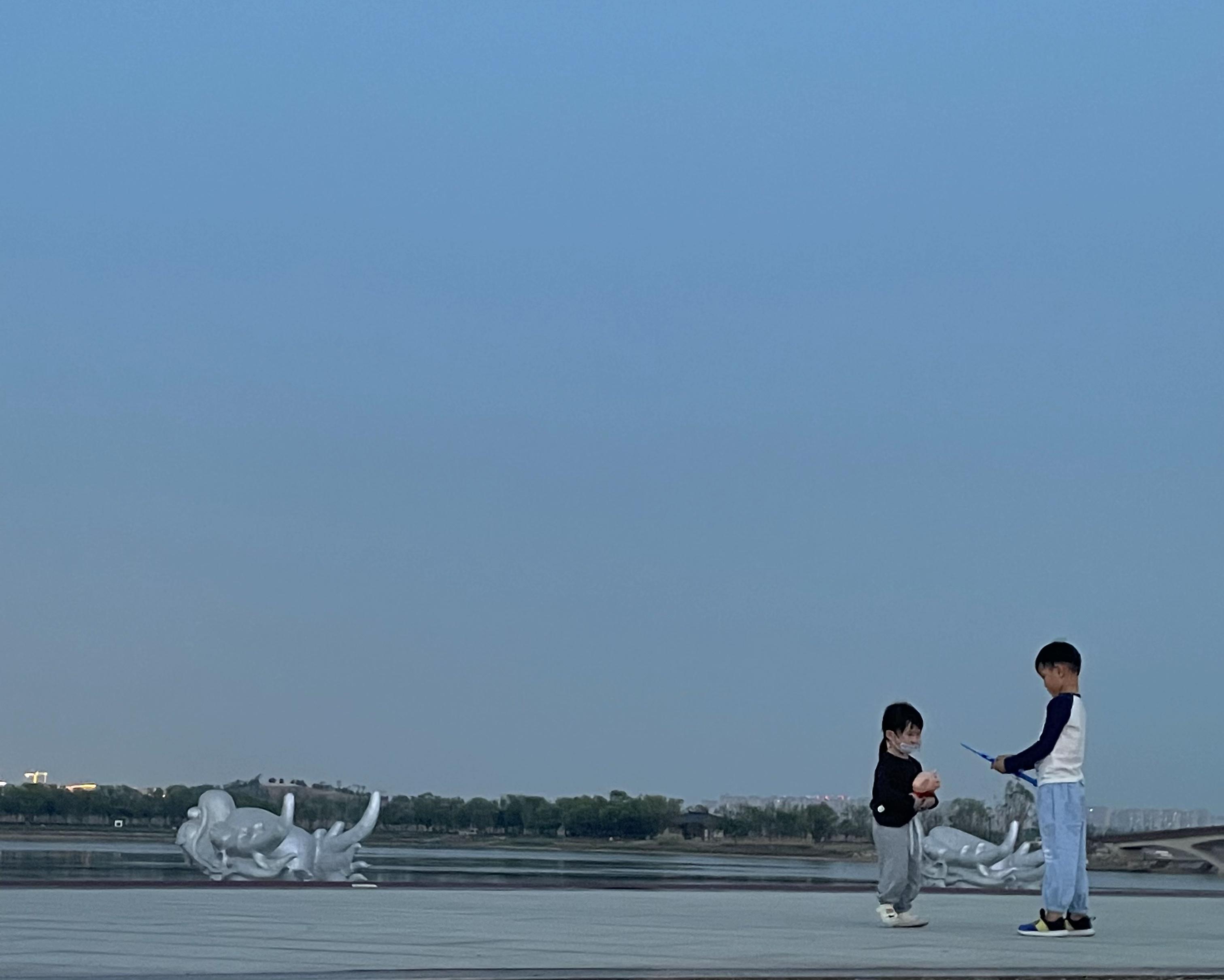 信息时代，那些深陷黑网贷一发不可自拔的超前消费者们该何去何从