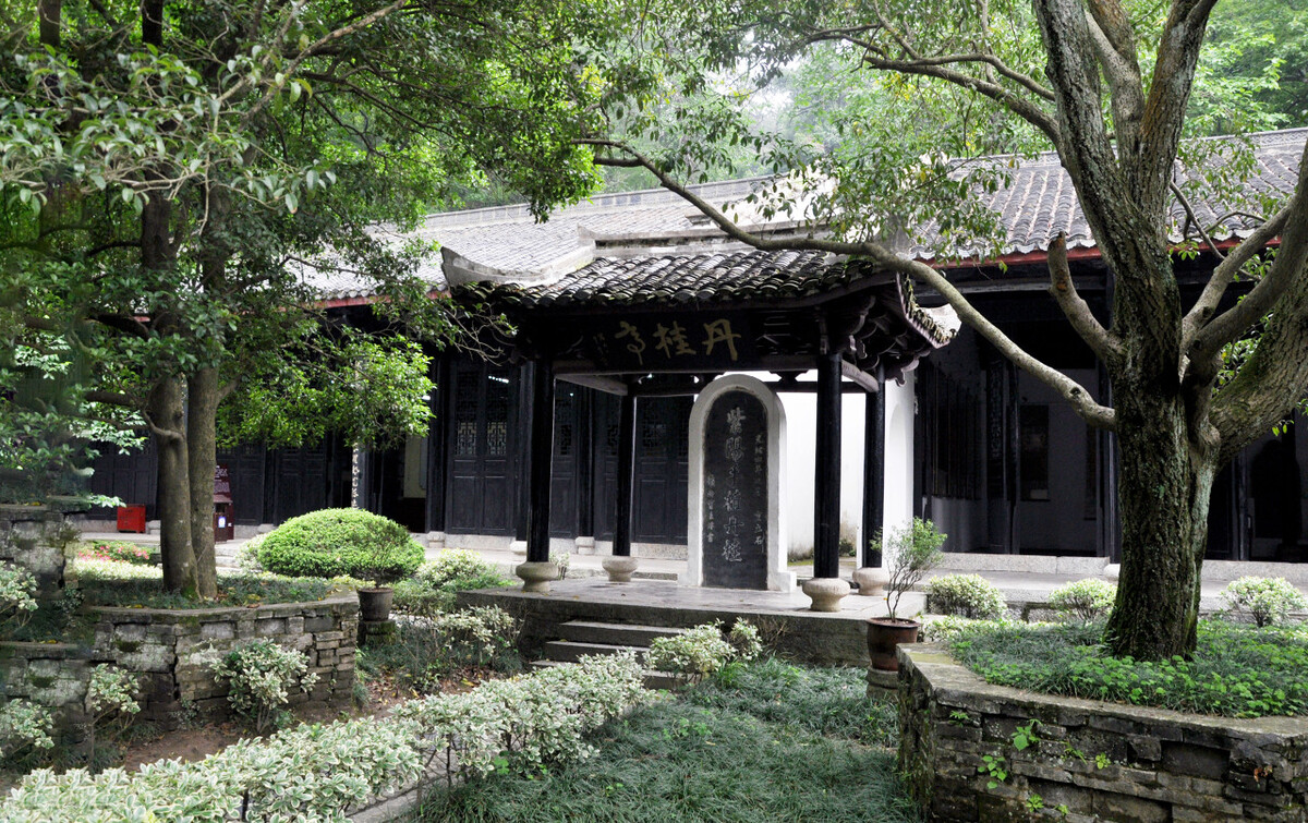 描写校园风景的诗句古诗,写校园景色的唯美诗词