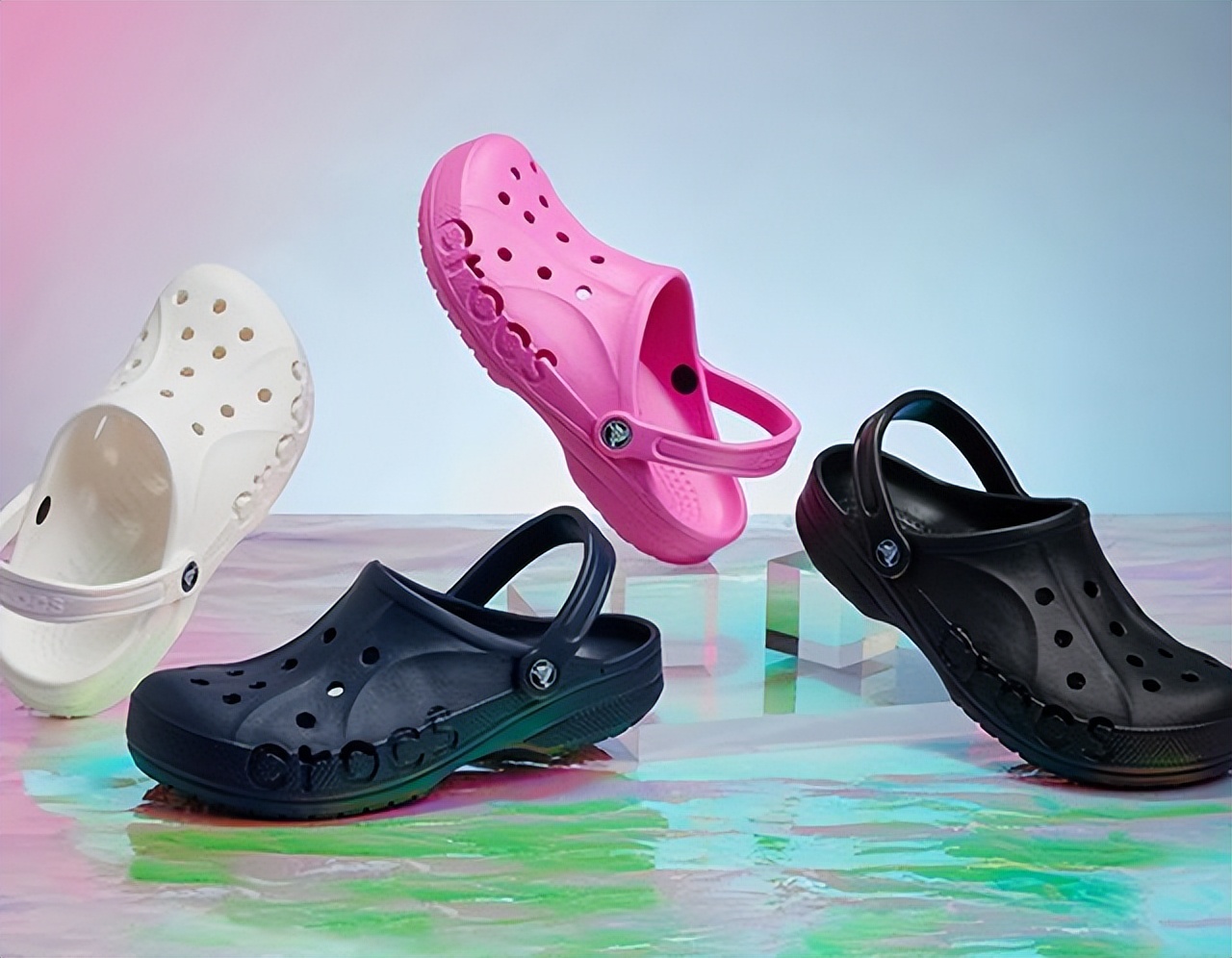 crocs洞洞鞋爆火,crocs新款洞洞鞋高清图