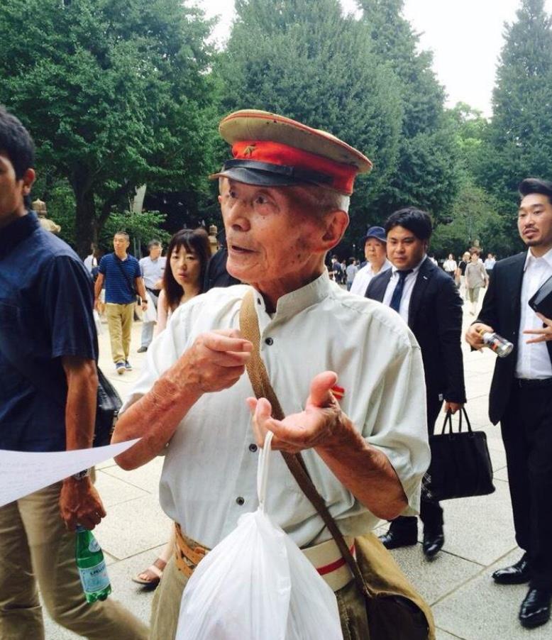 2004年，一位日本老兵来到黑龙江，指着地面：下面有一百多箱*药弹**