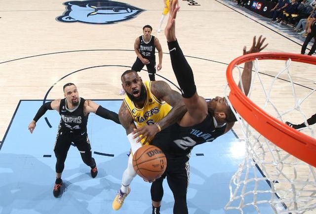 詹姆斯数据为什么好看,詹姆斯表现虽好仍难挽狂澜