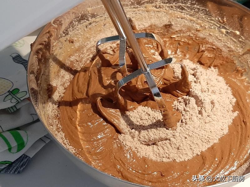 巧克力爆浆燕麦片蛋糕,巧克力纸杯蛋糕不塌不回缩的诀窍