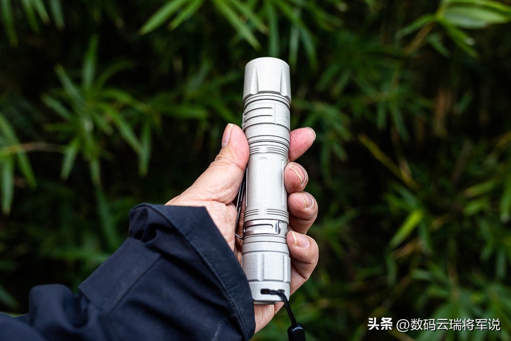 25000流明户外强光手电,50000流明强光手电推荐