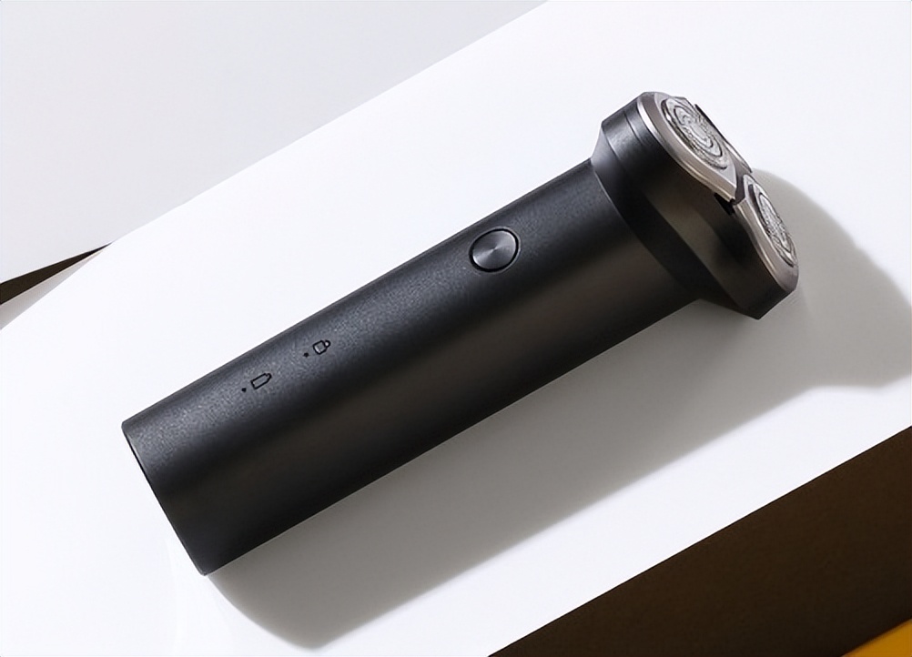 往复式与旋转式剃须刀哪个好用,旋转式往复式哪种剃须刀好