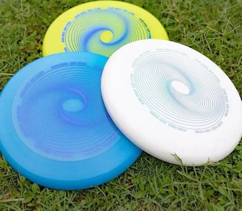 玩飞盘怎么拍照,玩飞盘照片