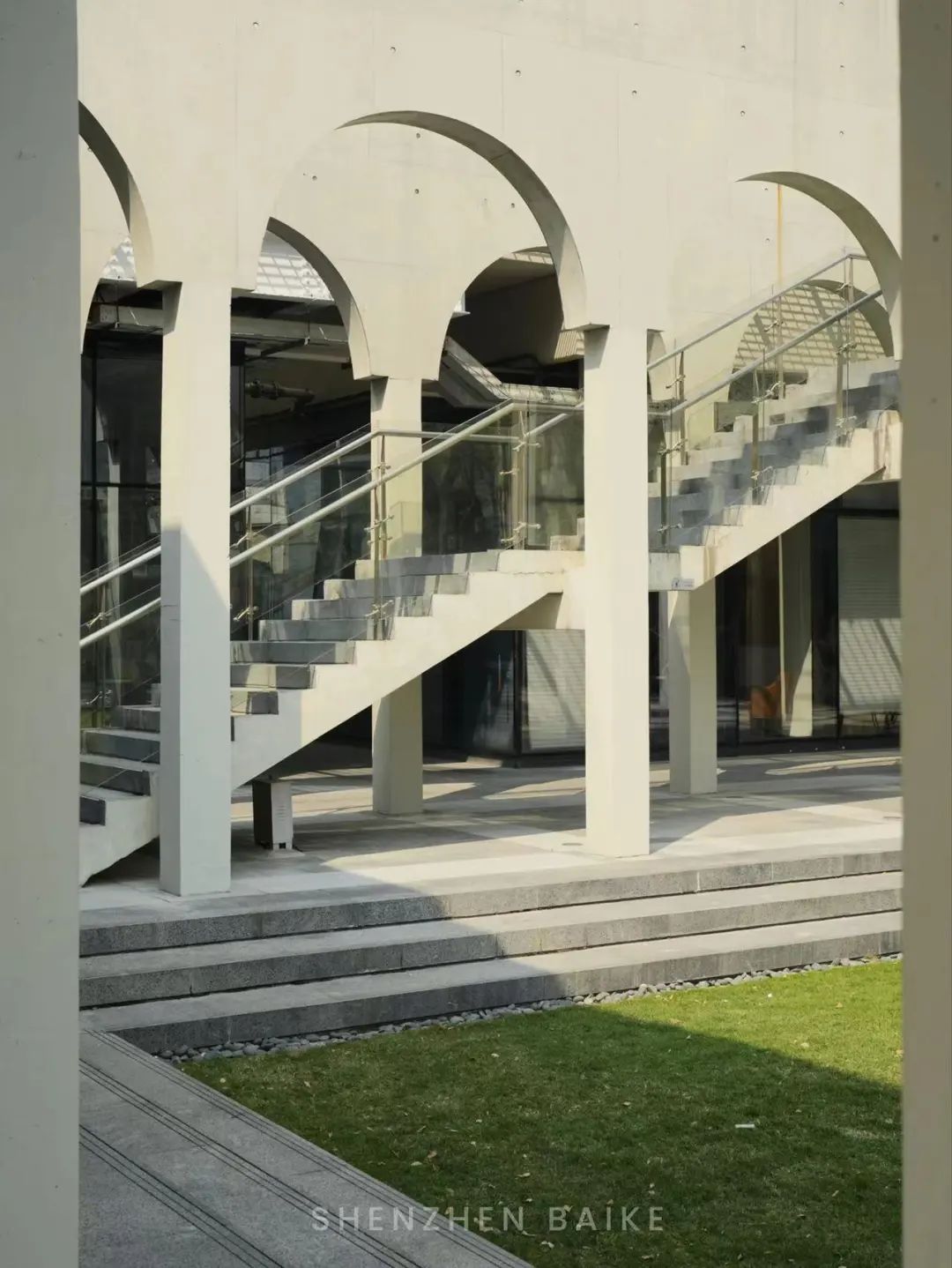 没想到这个设计公社里，还藏了个“小欧洲”和“魔法阵”——