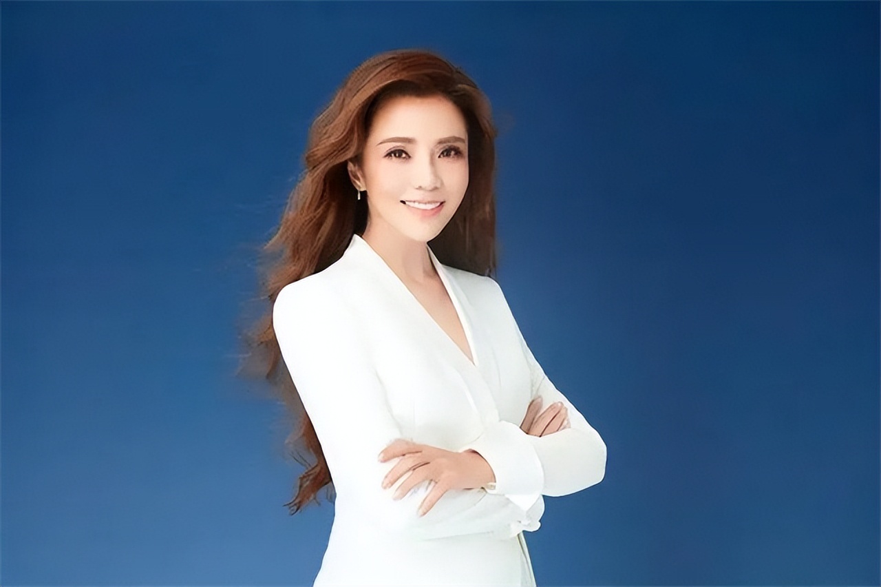 央视主持人嫁给美国富豪,央视名嘴娶五任老婆