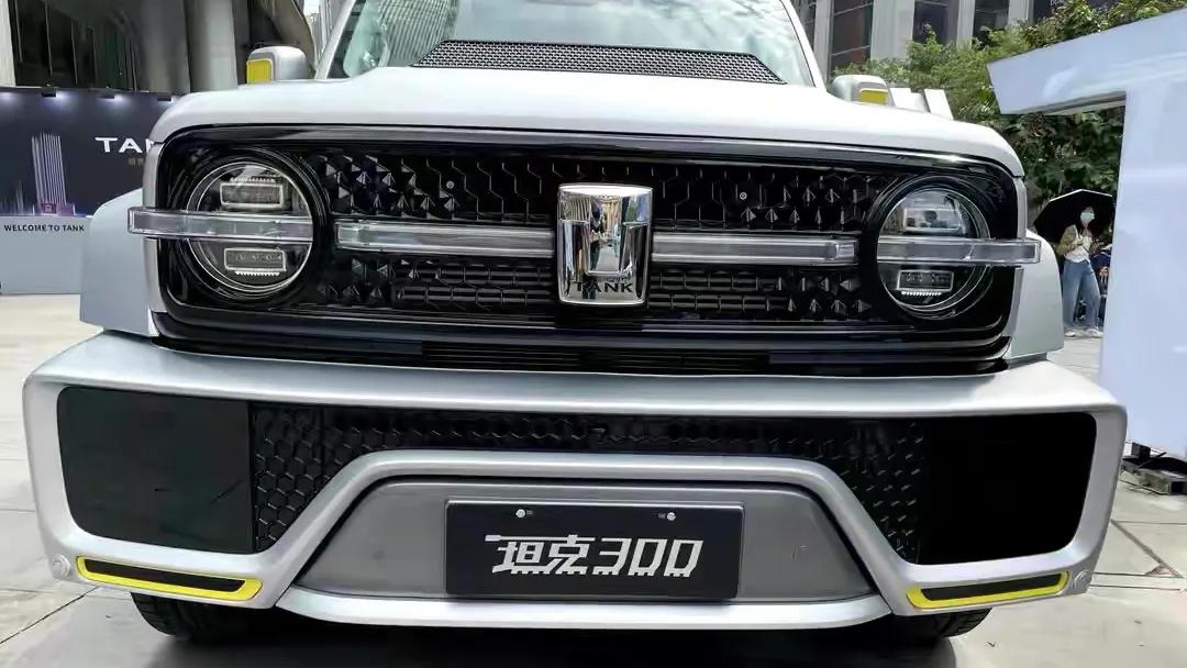 长城坦克300赛博版发布，售价30.80万元，对标吉普牧马人