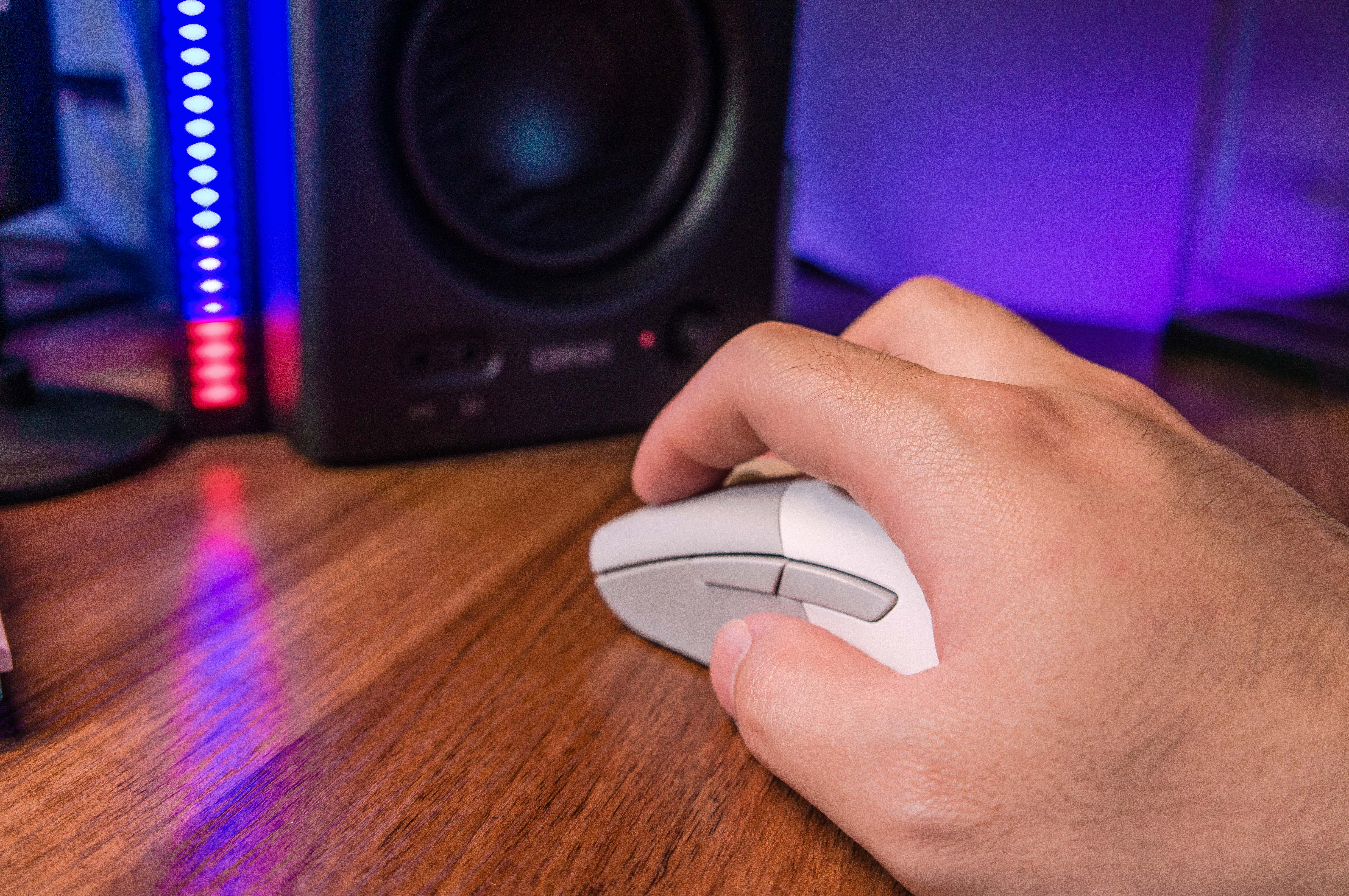 rog月刃无线鼠标评测怎么使用,rog月牙鼠标评测