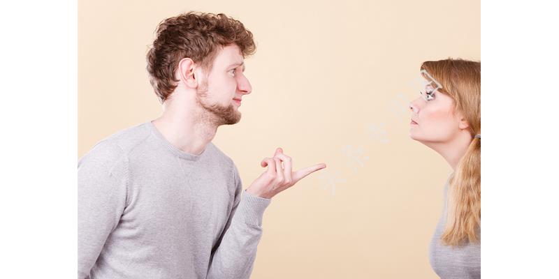 “你跟人同居过，不值10万彩礼”，准儿媳：闭上你的狗嘴，太臭了