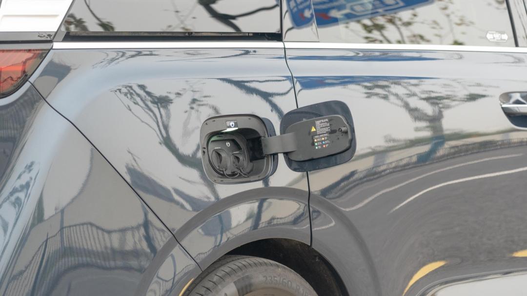 国产汽车比亚迪mpv腾势,国产mpv排行榜前十名腾势