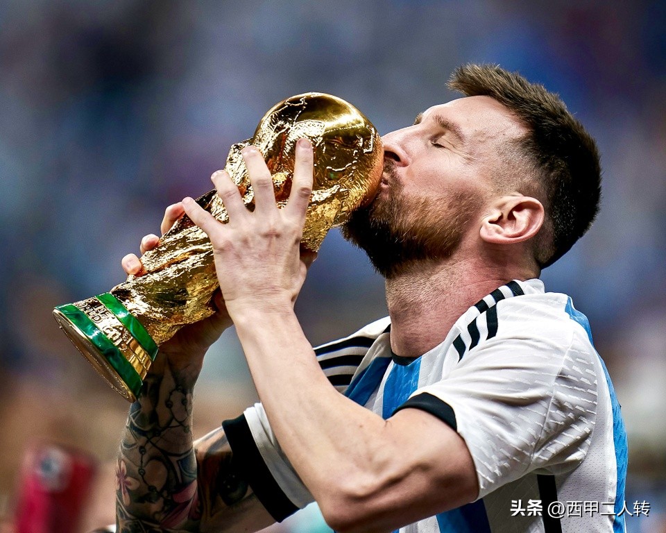 梅西获奖感言提到姆巴佩,梅西的巅峰期和姆巴佩