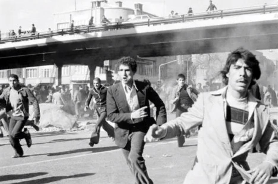 美国与伊朗的不解之仇,骂美国是政治正确