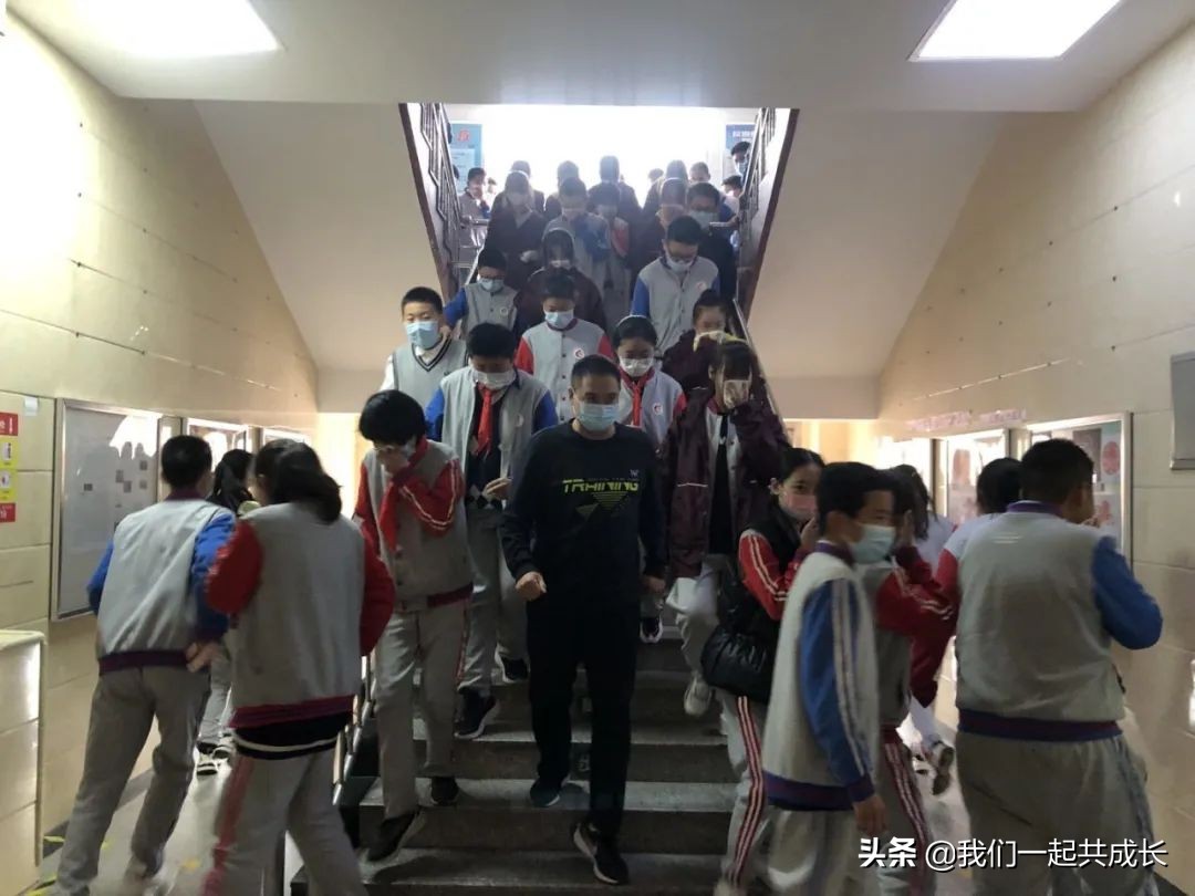 消防安全应急疏散演练工作会议,加强消防安全创建和谐校园