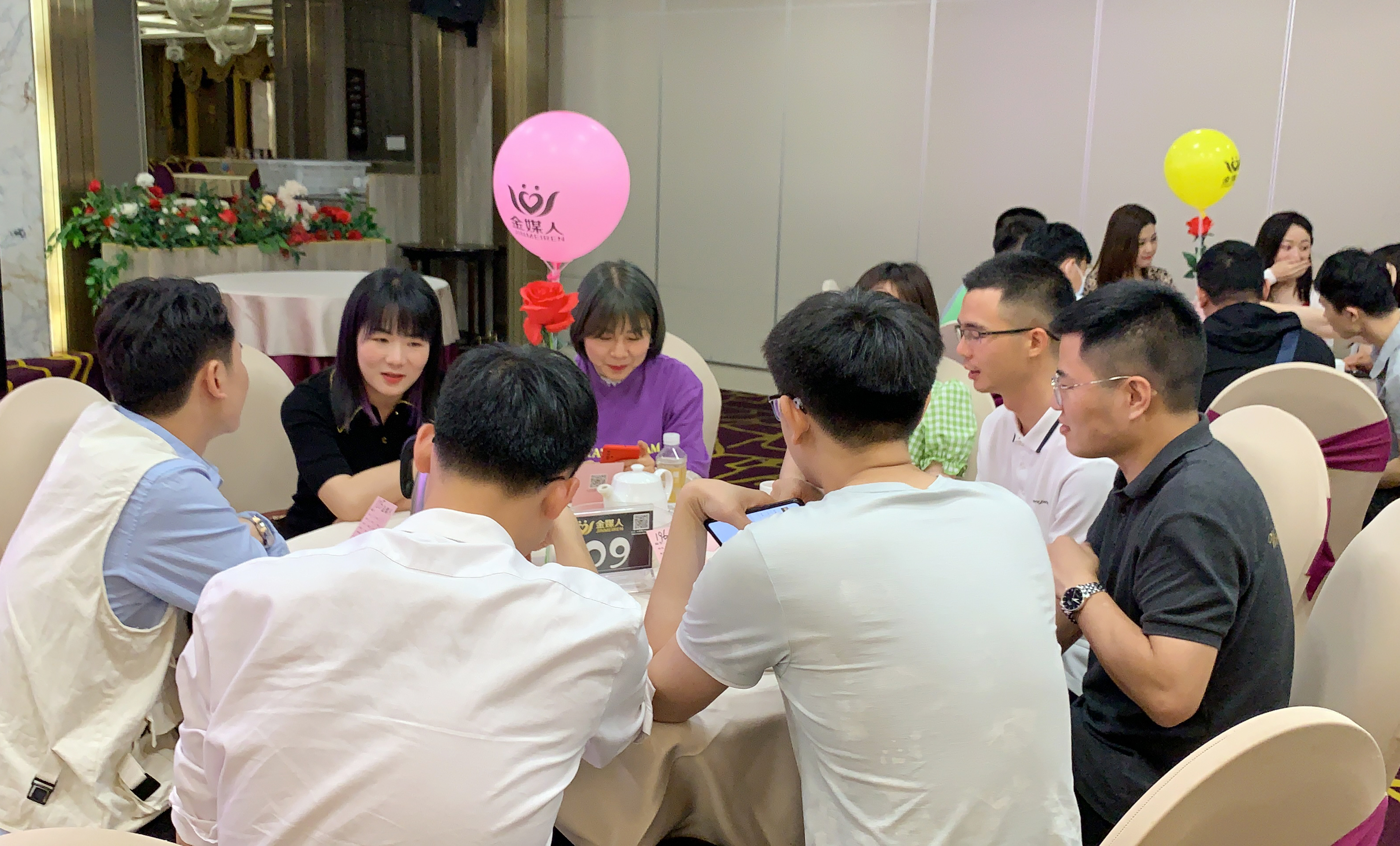 单身女性相亲交友,单身女人交友要慎重