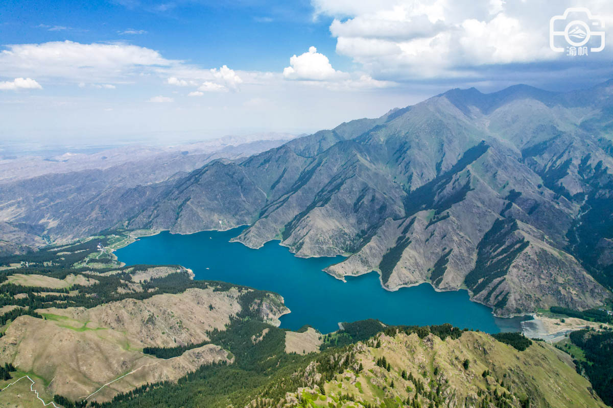 天山天池风景区里西王母瑶池,天山博格达峰下的天池介绍