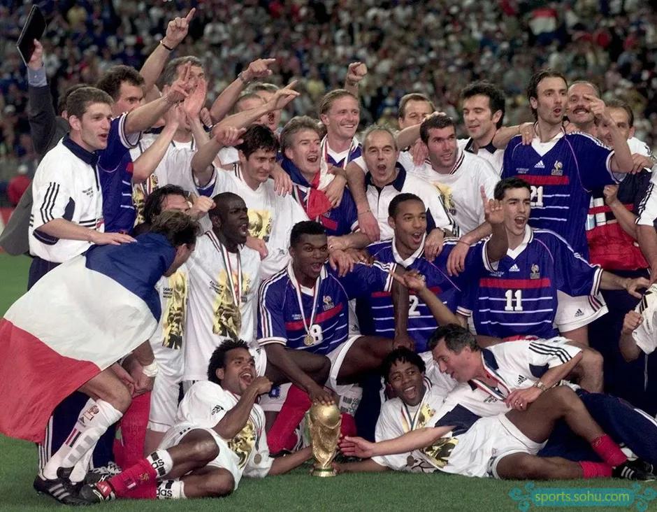 1998世界杯决赛巴西vs法国,李玟1998法国世界杯演唱视频