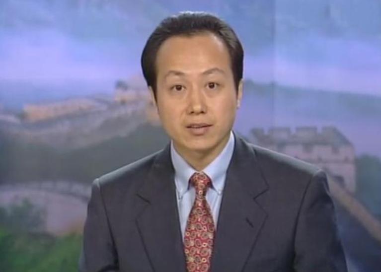 罗京去世近十年妻子改嫁豪门,罗京去世11年妻子携子改嫁富商