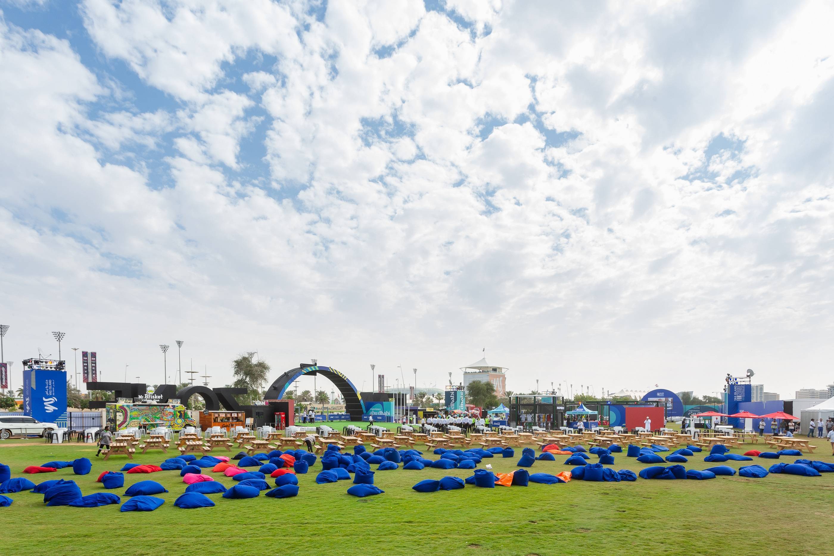 阿布扎比FIFA世界杯球迷中心在亚斯岛正式开放