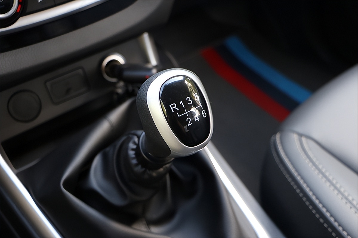 江西五十铃皮卡欢迎到店试车,试驾江西五十铃瑞迈2024款