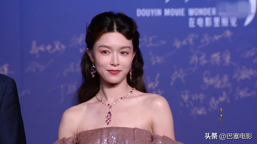 明星舞台唱歌谢霆锋张柏芝,明星与谢霆锋同框