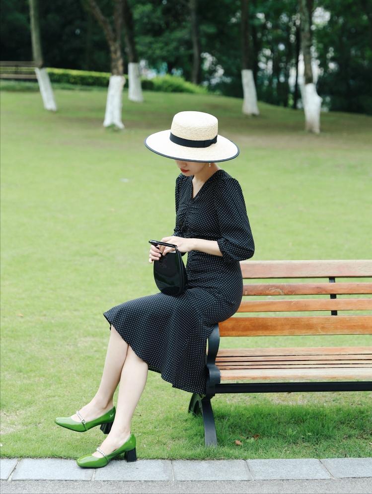 什么牌子的衣服适合30-40岁女士穿,哪种牌子的衣服适合30多岁女性穿