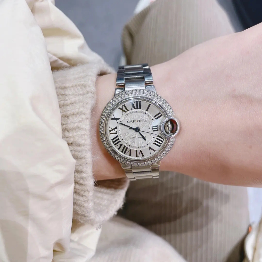 为啥卡地亚蓝气球戴手上不舒服,卡地亚蓝气球皮表带扣不紧怎么办