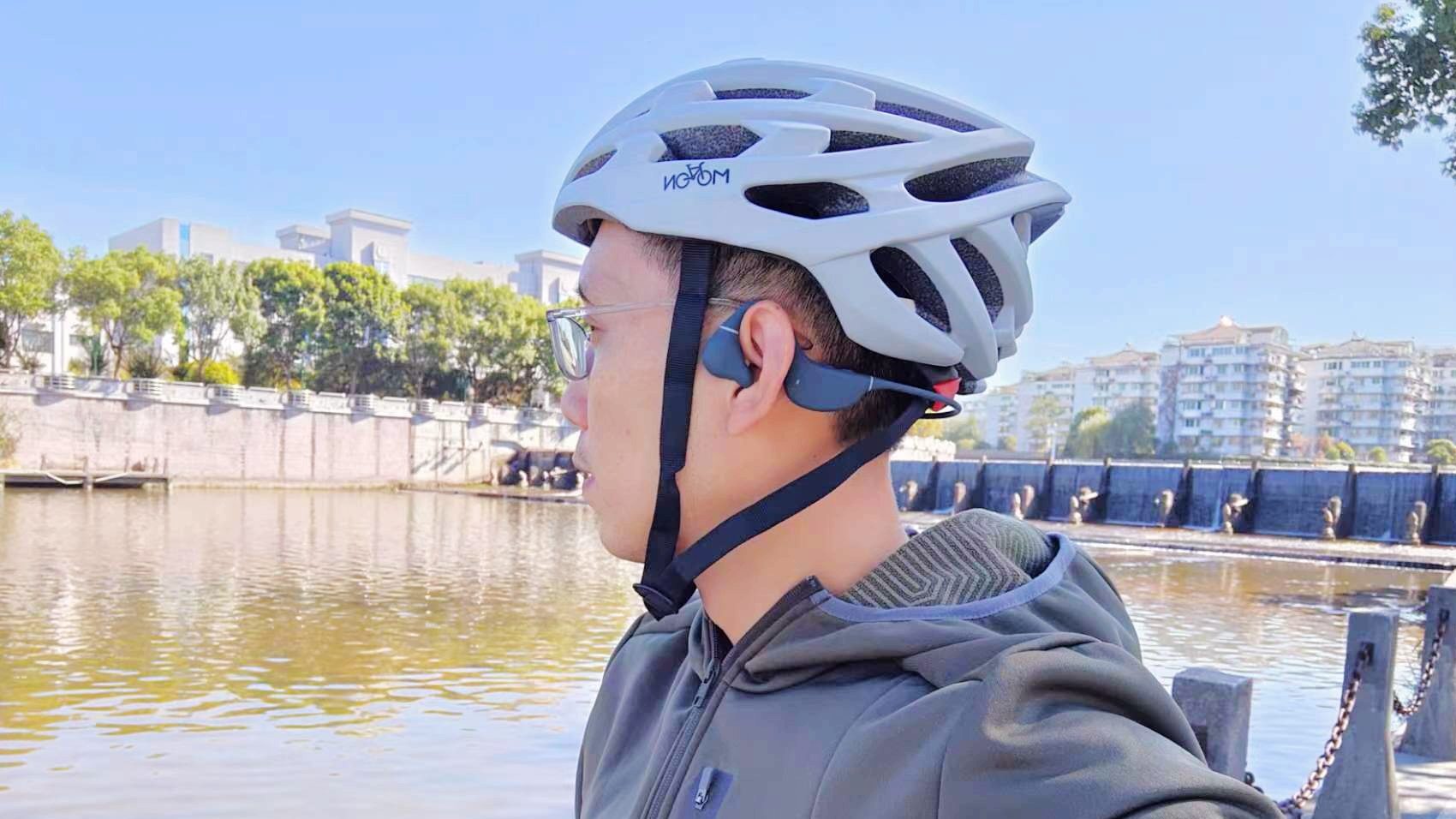 有容乃大的iPhone14Pro1T配件怎么买？超越“原厂”就对了