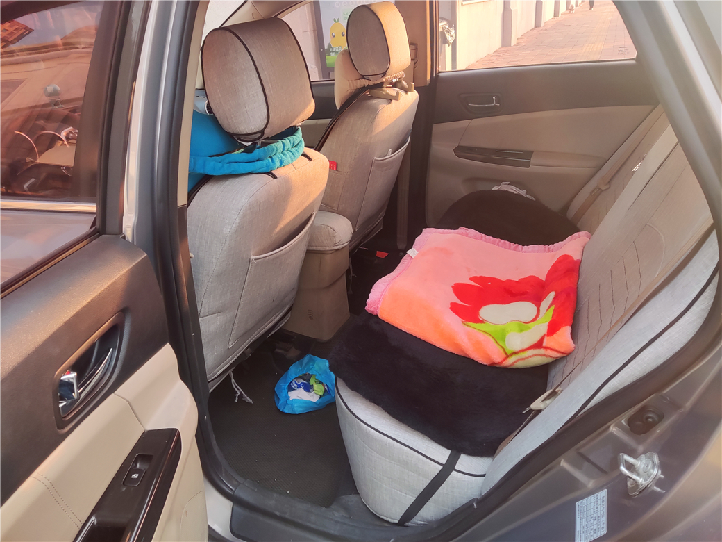 大众车添加玻璃水,汽车玻璃水添加教程