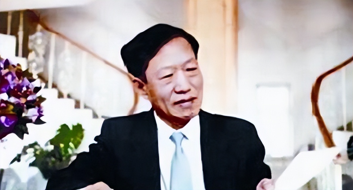 2005年女子美金买菜，菜贩儿子发现端倪，细查牵出东风导弹泄密案