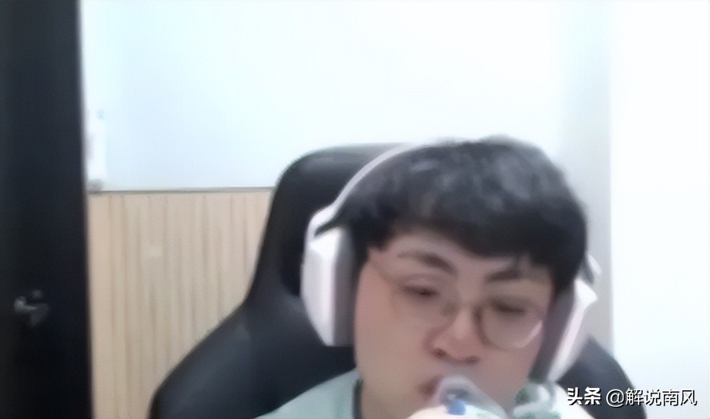 lol官推盛赞faker,lol官推发文半决赛预热