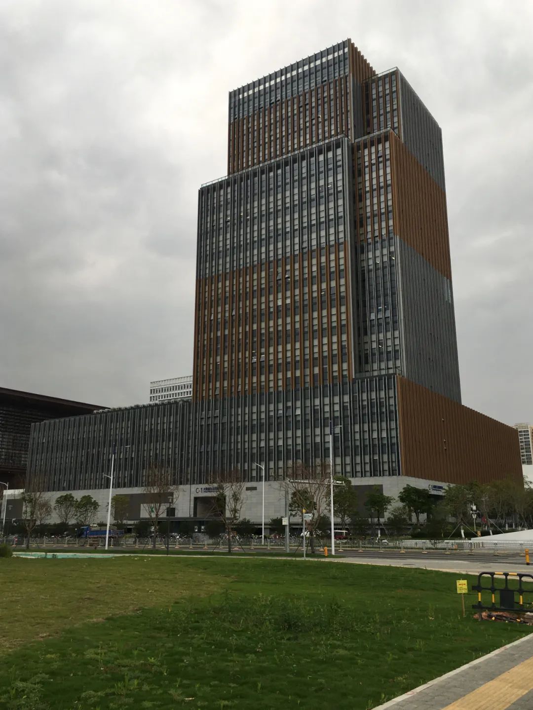 旭光车行雅迪电动车,旭光单车