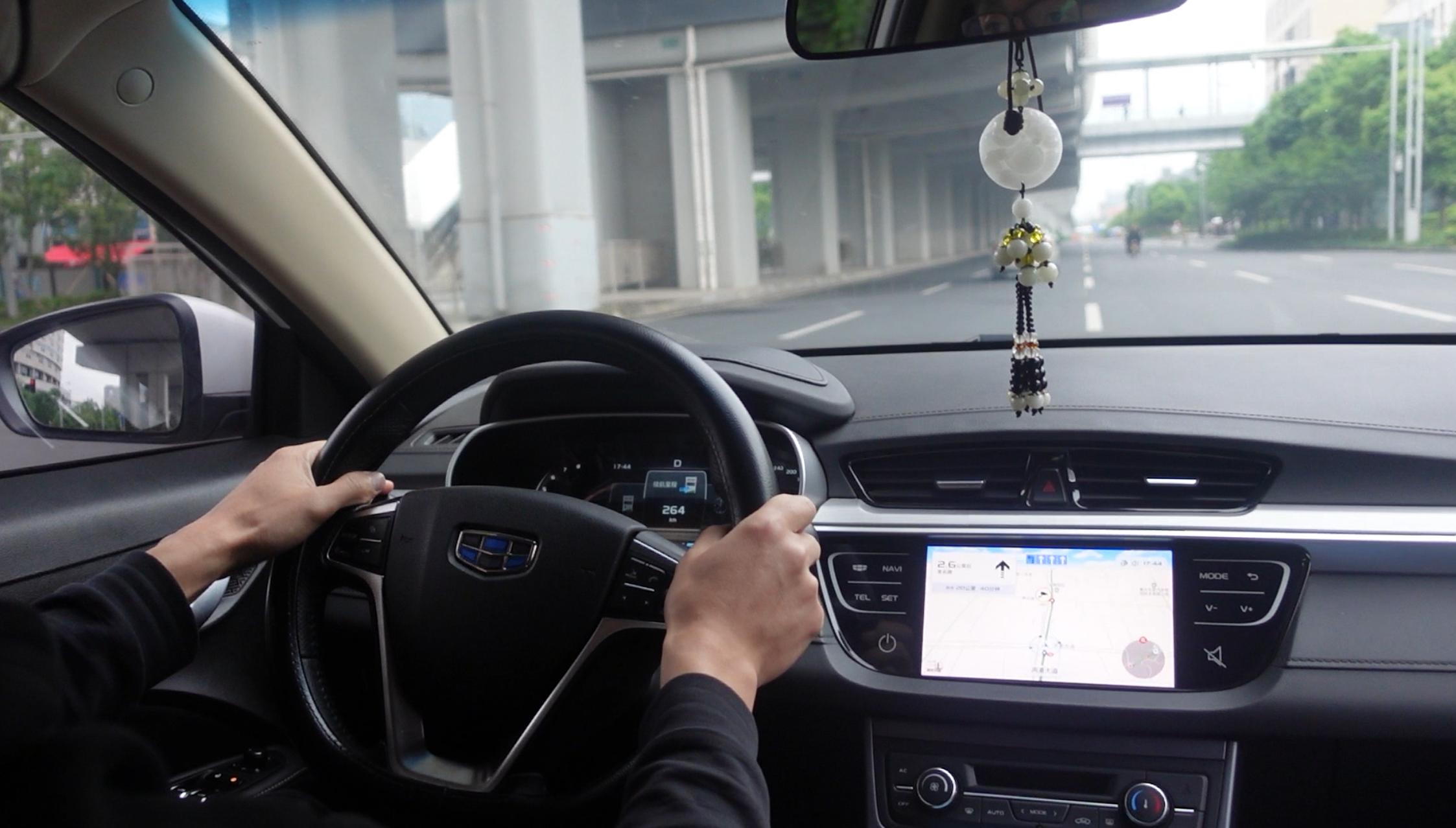 2015年吉利帝豪18万公里,5年7万公里的吉利帝豪还值得买吗