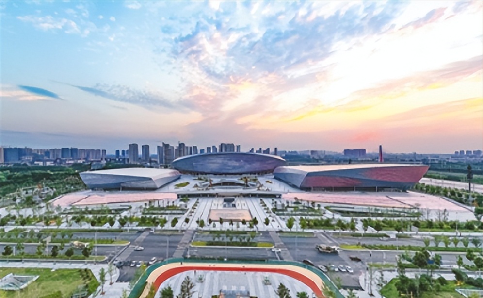 非凡十年出彩中原,非凡十年焕新蝶变