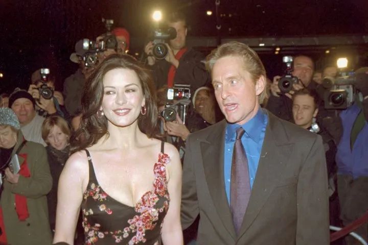 “英国关之琳”闪婚大25岁白头大叔