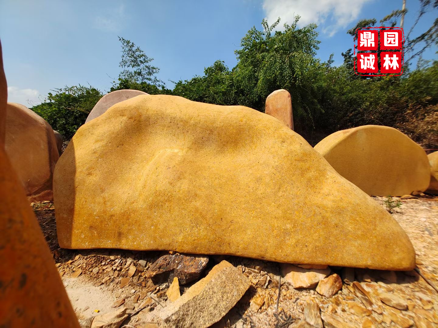 江苏黄蜡石刻字景观石摆件,瓦房店景观刻字石图片