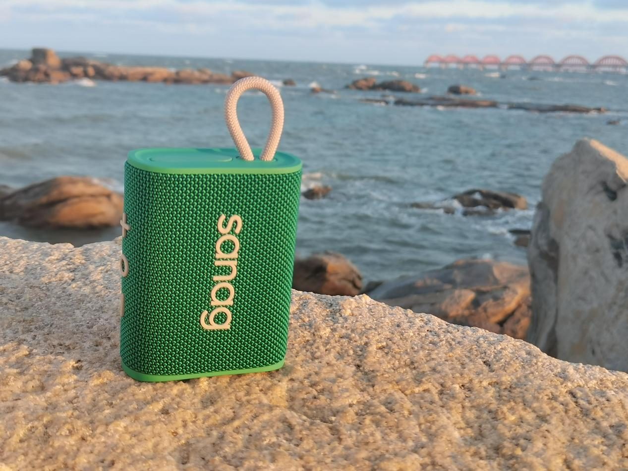 带上SanagM13SPro户外便携蓝牙音箱，和我一起去海边看日落吧