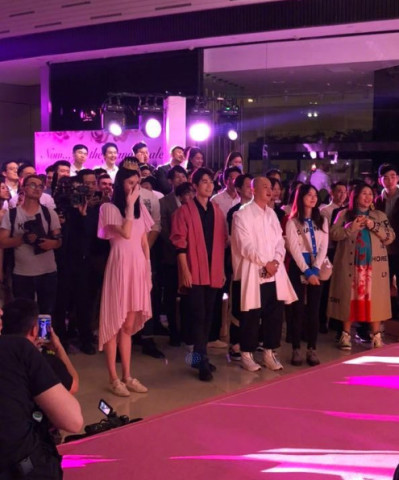 奚梦瑶：母凭子贵嫁豪门，与窦骁绯闻惹争议，她能否坐稳贵妃之路