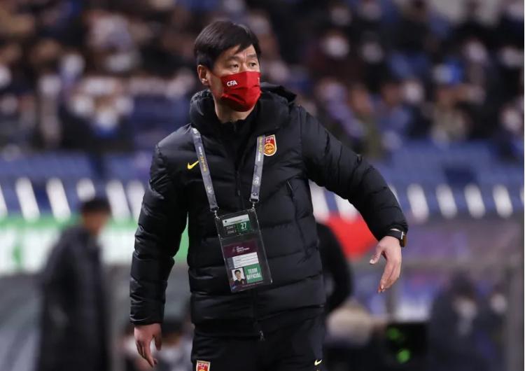 一针见血的评论中国男足,中国男足被骂得最惨的一次是什么