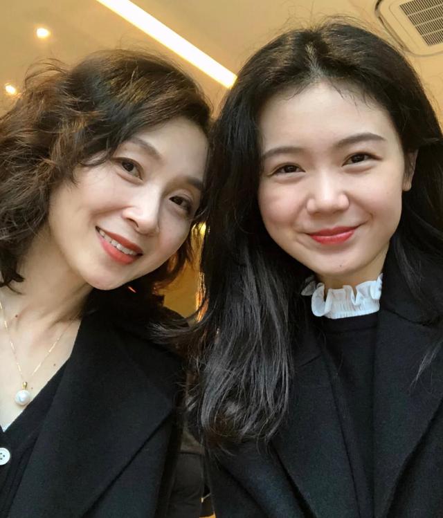 42岁唇纹深适合涂什么口红,为什么有的女人不适合涂口红