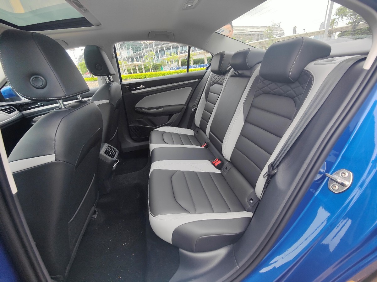 新款宝来顶配测评,全新宝来2022款油耗怎么样