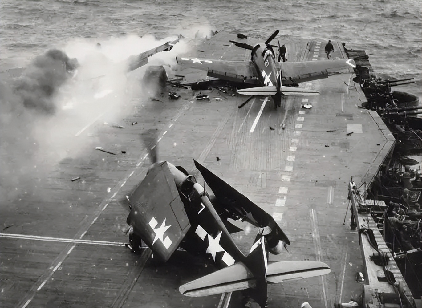 二战中日本神风敢死队,解密二战日本神风敢死队